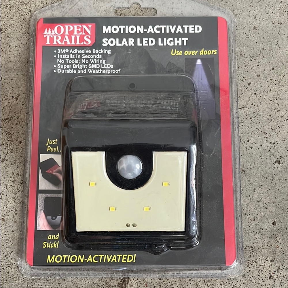 Open Trails Motion-Activated Solar LED Light